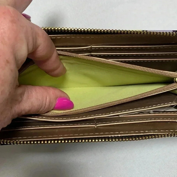 ANNE KLEIN Wallet, NWT. - Picture 5 of 6